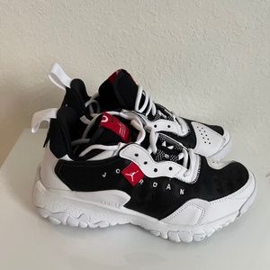 Boys Jordan Delta 2